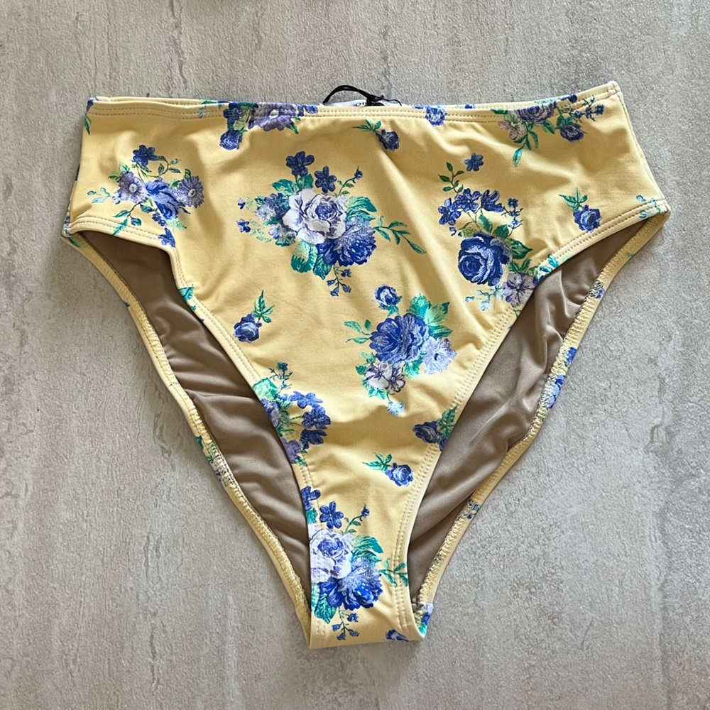 {WeWoreWhat} Brand New High Rise Bikini Bottoms